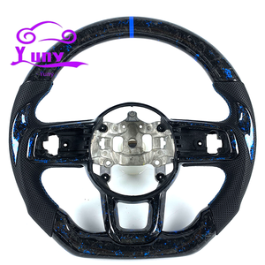 Volante de Fibra de Carbono Roja Real Personalizado para <span class=keywords><strong>Jeep</strong></span> Wrangler JK JL Gladiator <span class=keywords><strong>Renegade</strong></span>, Diseño de Estilo Racing con Parte Superior e Inferior Planas - Product Image 1