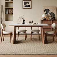 Table à manger rectangulaire en bois avec plateau en pierre de style Wabi-sabi, design minimaliste moderne pour appartements et villas. Meubles de salle à manger.