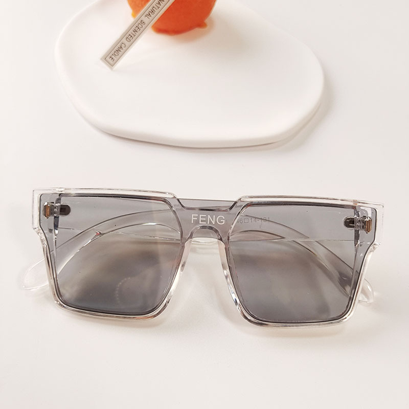 Transparent gray sheet