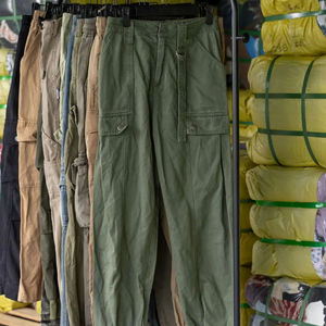 ผู้ผลิต SH08 จำหน่ายเสื้อผ้ามือ<span class=keywords><strong>สอง</strong></span> เสื้อยืดผู้ชาย <span class=keywords><strong>กางเกง</strong></span>คาร์โก้ ชุดลำลองผู้หญิง เสื้อเบลาส์ ลายเรขาคณิต <span class=keywords><strong>กางเกง</strong></span><span class=keywords><strong>ขา</strong></span><span class=keywords><strong>สั้น</strong></span>ใช้งานได้จริง - Product Image 3