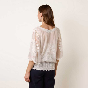 Blusas de Verano Personalizadas OEM para Mujer, Estilo Simple, con Bordado de Girasol, Cuello Redondo, Mangas 3/4, Hombros Caídos - Product Image 4