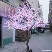 Kiefernblatt-Weihnachts baum mit LED-Lichtern