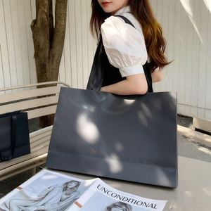 Máquina de Fabricación y Encolado de Bolsas de Papel Kraft Reciclables Ecológicas Personalizadas de Alta Calidad de Marca Propia, Embalaje Eficiente de Lujo - Product Image 4