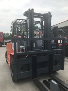 Heli maquinaria de elevación 8ton carretilla elevadora con motor diésel CPCD80 en stock para la venta - Product Image 5