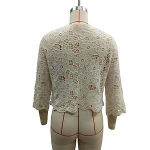 <span class=keywords><strong>Cardigan</strong></span> court élégant en <span class=keywords><strong>maille</strong></span> ajourée pour femme, tricoté en dentelle, motif floral au crochet, demi-manches, devant ouvert, collection 2026 - Product Image 3