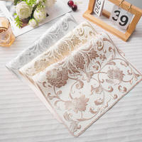 Set de table en PVC brodé de fleurs |   Nappe de table rectangulaire élégante pour la décoration de mariage et de la maison