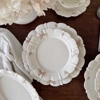 Ensemble de tasses et d'assiettes en céramique à motifs floraux vintage européens, assiettes à glaçure en relief, vaisselle pour la décoration de table