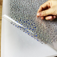 Prêt à expédier, faible MOQ, motif de transfert personnalisé en strass AB scintillant, entièrement recouvert et dispersé aléatoirement, pour vêtements
