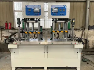 Fábrica de China produce equipo de fundición de metal de precisión estación doble vertical 16T máquina de inyección de cera sin cilindro