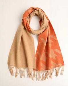 Écharpe en laine à motif pied-de-poule ondulé double face, impression géométrique et pompons, avec service de personnalisation de logo OEM pour cadeaux d'entreprise - Product Image 2