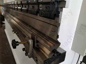 Presse plieuse automatique 100 tonnes, plieuse de panneaux CNC, machine à plier les tôles CNC, machine à plier le métal CNC - Product Image 4