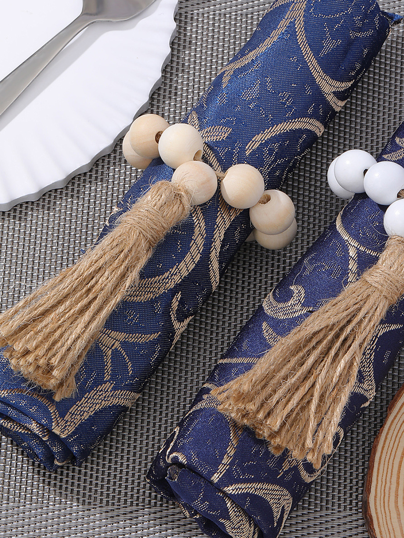 Ayollar kokrak uchlarini mixlash porno Uning klitorining yaqindan olingan videosini korsatdi