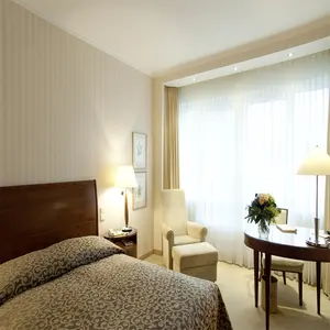Modern Hotel Slaapkamer Meubels China Top Leverancier Upholsteried Kamer Meubels Met Schilderen Mdf