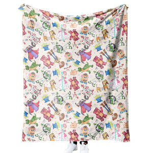 Manta de franela personalizada OEM con estampado de dibujos animados de la película The Toys, con logotipo, de poliéster, cálida y suave, para sofá, para el invierno. - Product Image 3
