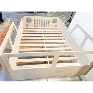 Letto a pavimento in legno per bambini, stile Montessori, a forma di auto, con sponde anticaduta per camerette di bambini e bambine - Product Image 6