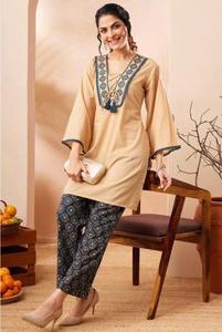 Ensemble assorti deux pièces écologique pour femmes, confortable et respirant, Kurti et pantalon, tenue élégante et décontractée pour toutes les saisons - Product Image 5