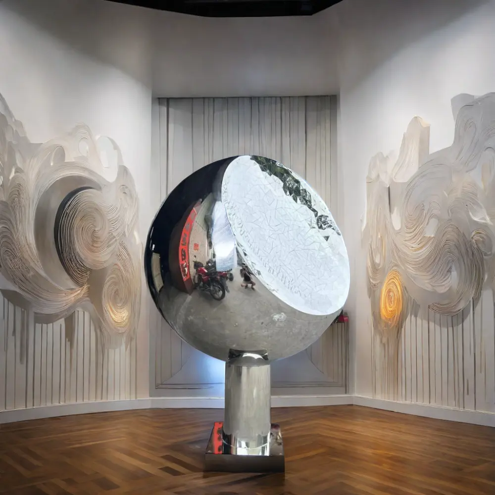 Scultura a sfera scolpita 1.3M su misura in acciaio inossidabile 316L per la mostra d'ingresso al museo in Cile