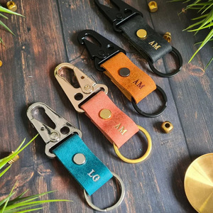En stock : Porte-clés portable d'extérieur, en cuir PU, porte-clés mousqueton bec d'aigle, porte-clés gravé personnalisé. - Product Image 4