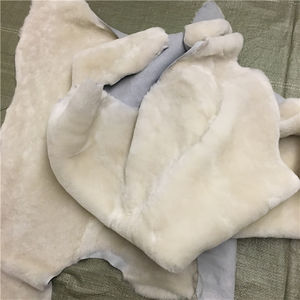 Peaux de mouton brutes authentiques, <span class=keywords><strong>cuir</strong></span> véritable pour la <span class=keywords><strong>sellerie</strong></span> automobile et l'habillement - Product Image 4
