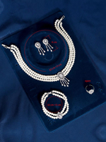 Bride Talk Ensemble de bijoux de luxe en zircon et perles, collier, boucles d'oreilles, bracelet et bague à motif éventail et pompon, 4 pièces, bijoux de mariage