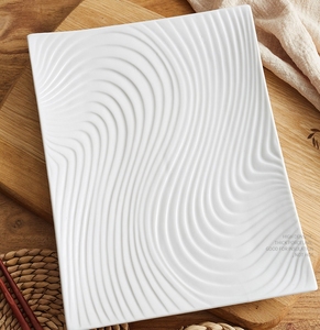Assiettes au <span class=keywords><strong>design</strong></span> minimaliste moderne pour hôtel et restaurant <span class=keywords><strong>Assiette</strong></span> plate en céramique <span class=keywords><strong>blanche</strong></span> de 9 pouces Assiettes carrées en <span class=keywords><strong>porcelaine</strong></span> - Product Image 4