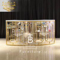 Comptoir de bar mobile rectangulaire moderne en acier inoxydable pour événements hôteliers et salons