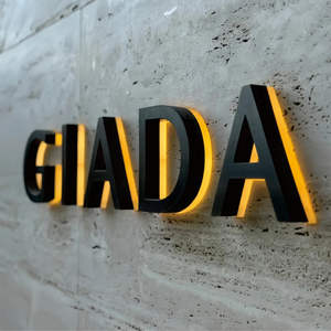 Panneau et lettres rétroéclairées <span class=keywords><strong>en</strong></span> acrylique Daco pour publicité et décoration, utilisation <span class=keywords><strong>en</strong></span> extérieur, étanche IP65, installation suspendue - Product Image 1