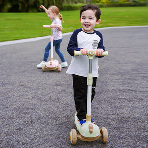Scooter à pédales pour enfants Offre Spéciale avec roue clignotante Scooters <span class=keywords><strong>électrique</strong></span>s à 3 roues pour enfants en plastique durable - Product Image 6