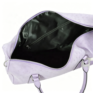 Sac <span class=keywords><strong>de</strong></span> voyage pour <span class=keywords><strong>femme</strong></span> en faux daim violet avec logo personnalisé, élégant, orné <span class=keywords><strong>de</strong></span> strass, grande taille, durable, léger, pour le week-end ou une nuit - Product Image 5