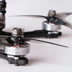 T-MOTOR KV2400 KV3400 4S-6S P1804 Bürstenloser Motor für FPV Huafei Motor <span class=keywords><strong>3</strong></span>-Zoll <span class=keywords><strong>3</strong></span>,5-Zoll 4-Zoll-Propellerklinge Metall material - Product Image 1