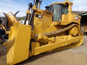 Bulldozer sur chenilles CAT D9T d'occasion en promotion avec capacité de bêchage de 4,3 m et moment de charge élevé à vendre - Product Image 3