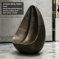 Sculpture abstraite en FRP imperméable et résistante à l'humidité, surface façonnée à la main, ornement artisanal pour l'aménagement intérieur des halls et centres commerciaux