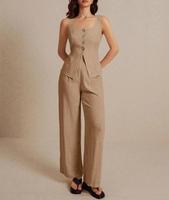 Ensembles 2 pièces pour femmes automne : Hauts sans manches à motifs floraux, shorts à volants avec ceinture, pantalons décontractés, ensembles à capuche et empiècements