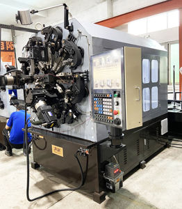 Máquina Formadora de Resortes Rotatorios de Alambre CNC de 6 mm para Resortes de Rastrillo y Ganchos de Cosechadora, Pasadores y Púas de Paja - Product Image 6
