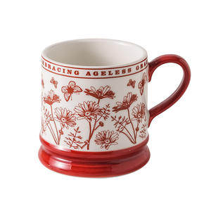 Tasse en céramique élégante avec motif floral, poignée rouge et verte, cadeau de mariage pour les couples, tasse à café personnalisée - Product Image 5