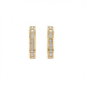 Orecchini a Cerchio in Oro E4068 con Diamanti Taglio Princess, Gioielli Classici da Donna - Product Image 1