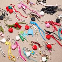 Porte-clés Cœur Perlé Coloré avec Pompon en Résine, Breloque de Sac, Anneau en Alliage, Chaîne de Téléphone, Cadeau du Nouvel An, Personnalisable