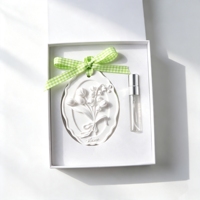 Diffuseur d'huiles essentielles en céramique parfumée suspendu pour armoire et voiture, parfum d'intérieur en porcelaine en forme de fleur