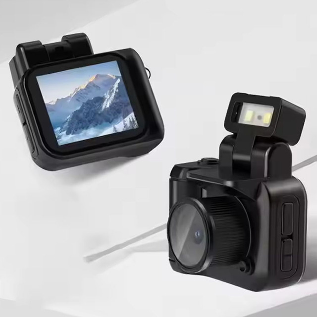 Wholesale High Quality Y4000 Mini 1080P HD Digital Camera with Screen Portable Retro Travel Vlog Student Small Camcorder