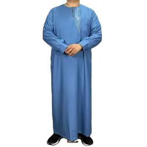 2021 Moslim Mens Thobe Kleding Custom Islamitische Mannen Arabische Hoodie Midden-oosten Arabische Dubai Abaya Winter Materiaal Thobes Voor Jongens