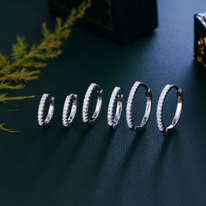Populares Pendientes de Aro Pequeños Tipo Huggie de 11mm 13mm 15mm en Plata de Ley S925 con Circonita Cúbica para Uso Diario de Mujer y <span class=keywords><strong>Hombre</strong></span> - Product Image 1
