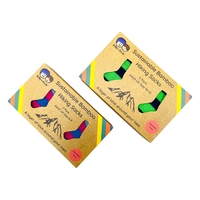 Boîte cadeau biodégradable en kraft pour chaussettes avec fenêtre découpée, pelliculage mat, dorure à chaud, auto-érectrice pour emballage créatif