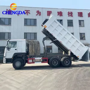 3轴Sinotruk HOWO 6X4二手滚轴起吊垃圾自卸车自卸车待售