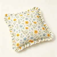 Housse de coussin carrée décorative à volants en coton 100% imprimé fleurs sauvages jaunes et bleues pour canapé de salon – Vente en gros