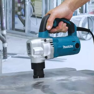 Cisaille à tôle métallique modèle P48-03 pour la fabrication intensives, les toitures et l'installation de plaques de terrasse - Product Image 2