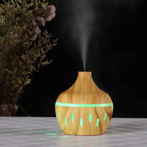 Humidificador con diseño de madera Huizhou de 300 ml, difusor de aroma con alimentación USB para uso doméstico - Product Image 5