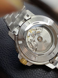 L'innovation technologique en horlogerie et la renouvellement du style esthétique ajoutent une touche de charme rétro. Montres mécaniques pour hommes - Product Image 4