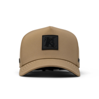 Casquette de baseball sportive à 5 panneaux, personnalisée, structurée, imperméable, avec trous découpés au laser, bord incurvé et logo en PVC caoutchouc