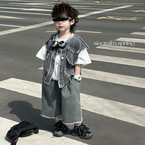 Nouveauté Ensemble de vêtements pour adolescents garçons 3 pièces T-shirt à manches courtes + Gilet <span class=keywords><strong>en</strong></span> <span class=keywords><strong>jean</strong></span> déchiré + Pantalon <span class=keywords><strong>en</strong></span> <span class=keywords><strong>jean</strong></span> Tenue pour garçons - Product Image 6