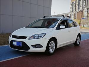 <span class=keywords><strong>Ford</strong></span> <span class=keywords><strong>Focus</strong></span> Classic Million Edition Hatchback 2013 |   Techo Corredizo, Radar Trasero, Chasis <span class=keywords><strong>Deportivo</strong></span>, Confiable y Divertido - Product Image 2